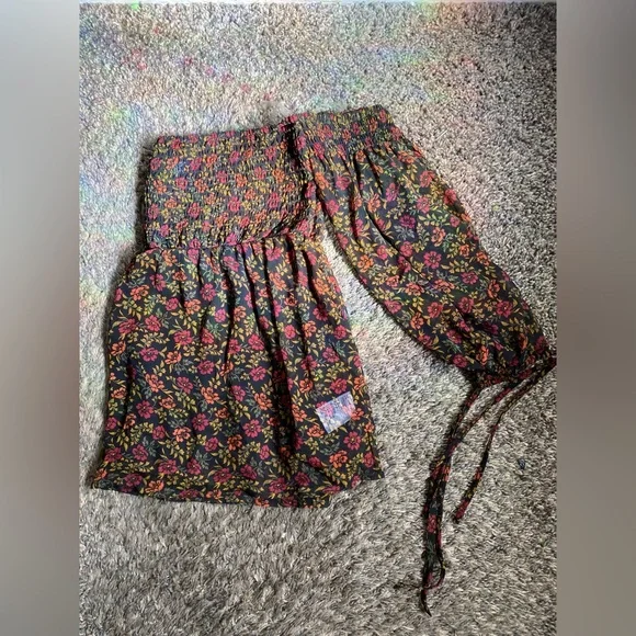 American Eagle Outfitters Black Floral Blouse - Picture 5 of 5